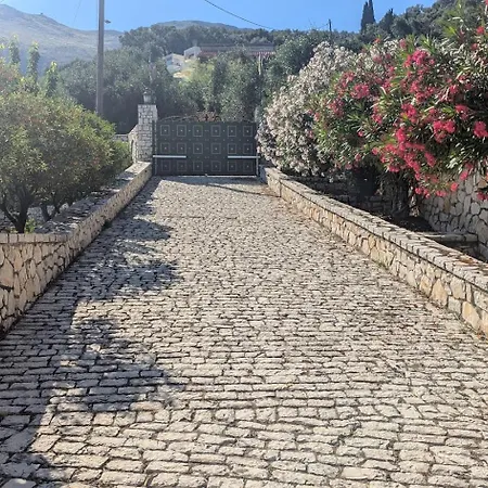 Olive Grove Infinity Views & Timeless Luxury Villa *