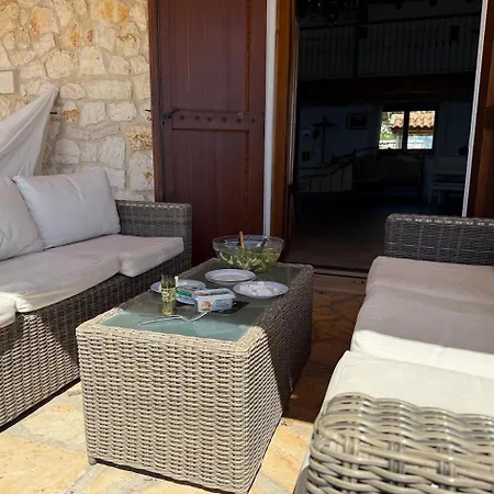 Olive Grove Infinity Views & Timeless Luxury Villa Vigglatouri